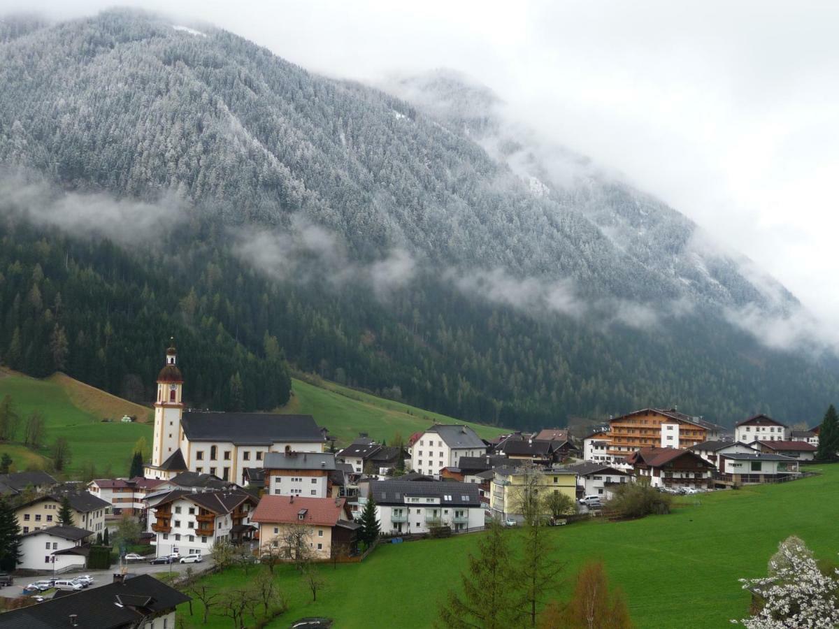 Pension Terra Neustift im Stubaital Buitenkant foto
